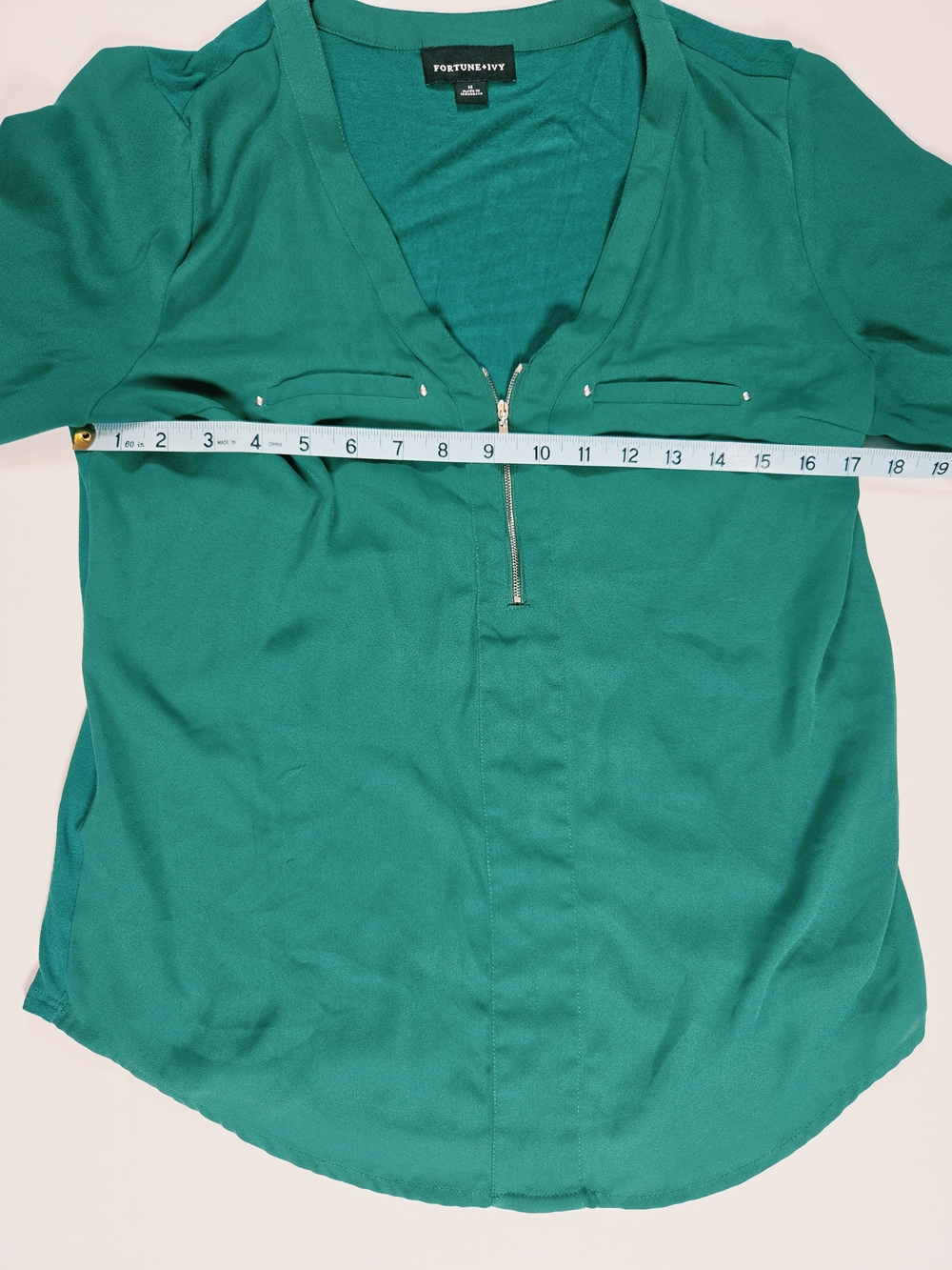 Fortune + Ivy Women’s M Chic Emerald Green  Zip V-Neck  Blouse Roll Tab Sleeve - Picture 8 of 9
